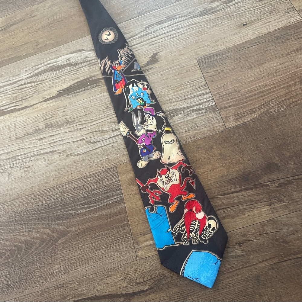 90’s vintage Looney Tunes neck tie
